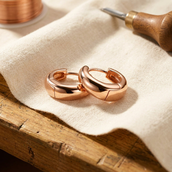 Chloé's Linnet Copper Hoop Earrings